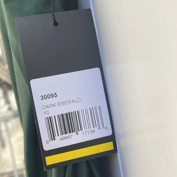 La Femme - Dark Emerald Jersey Prom Dress - Size 10 - Picture 12 of 16